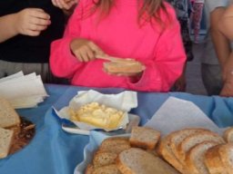 b_1024_768_0_00_images_2023_2024_Swietlica_Dzien_chleba_394436947_792096162718334_8815040988703241606_n